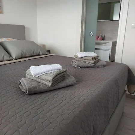 Apartment Kyra *